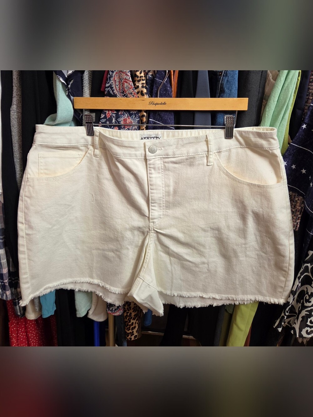 *Ava & Viv Cream Frayed Hem Cotton Shorts Waist 22.5 Inseam 5'